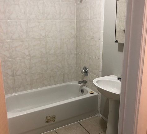 4th image of 9802 N 12th St APT A