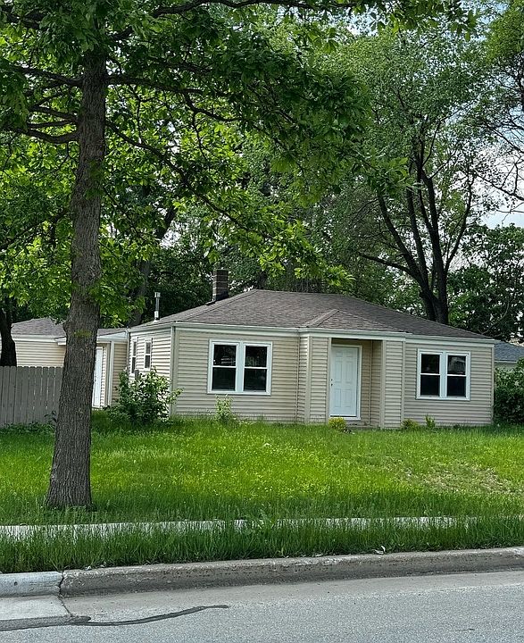 2nd image of 500 N Smith St