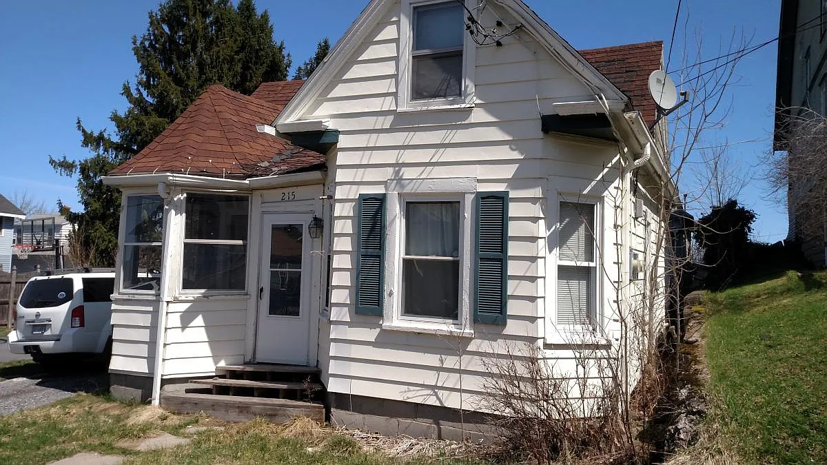 215 Rider Ave photo 1