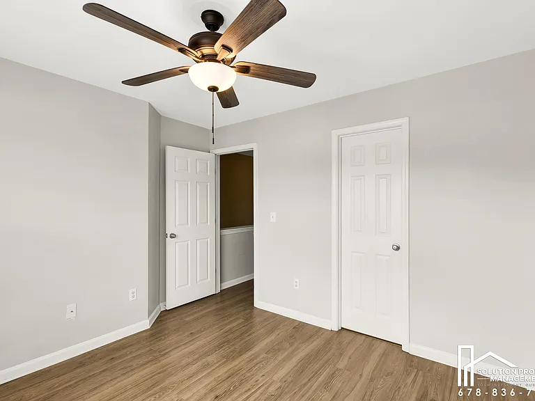 3160 Mill Springs Cir — Photo 20