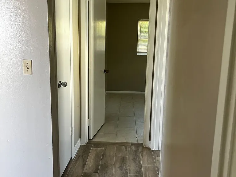 556 Briarwood Rd — Photo 8