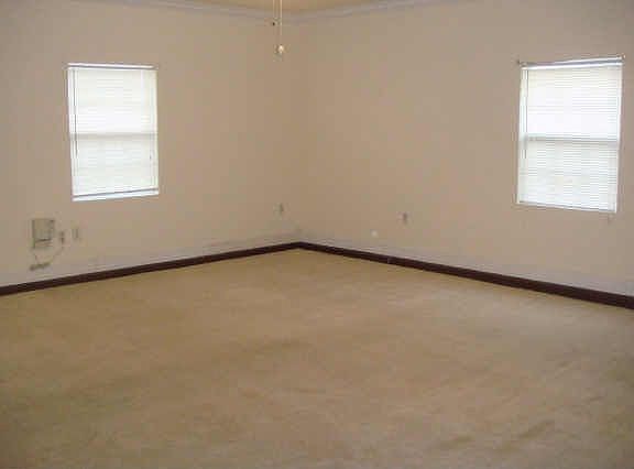 4th image of 1101 Lourock Dr