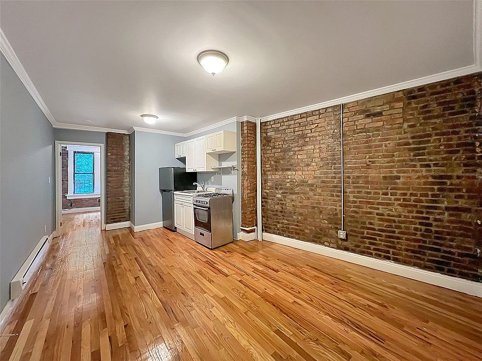 1st image of 2032 2nd Ave APT 3