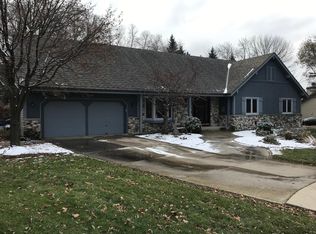 7713 W Winston Way, Franklin, WI 53132