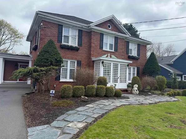 46 Highland Dr, Truro, NS B2N 1B9