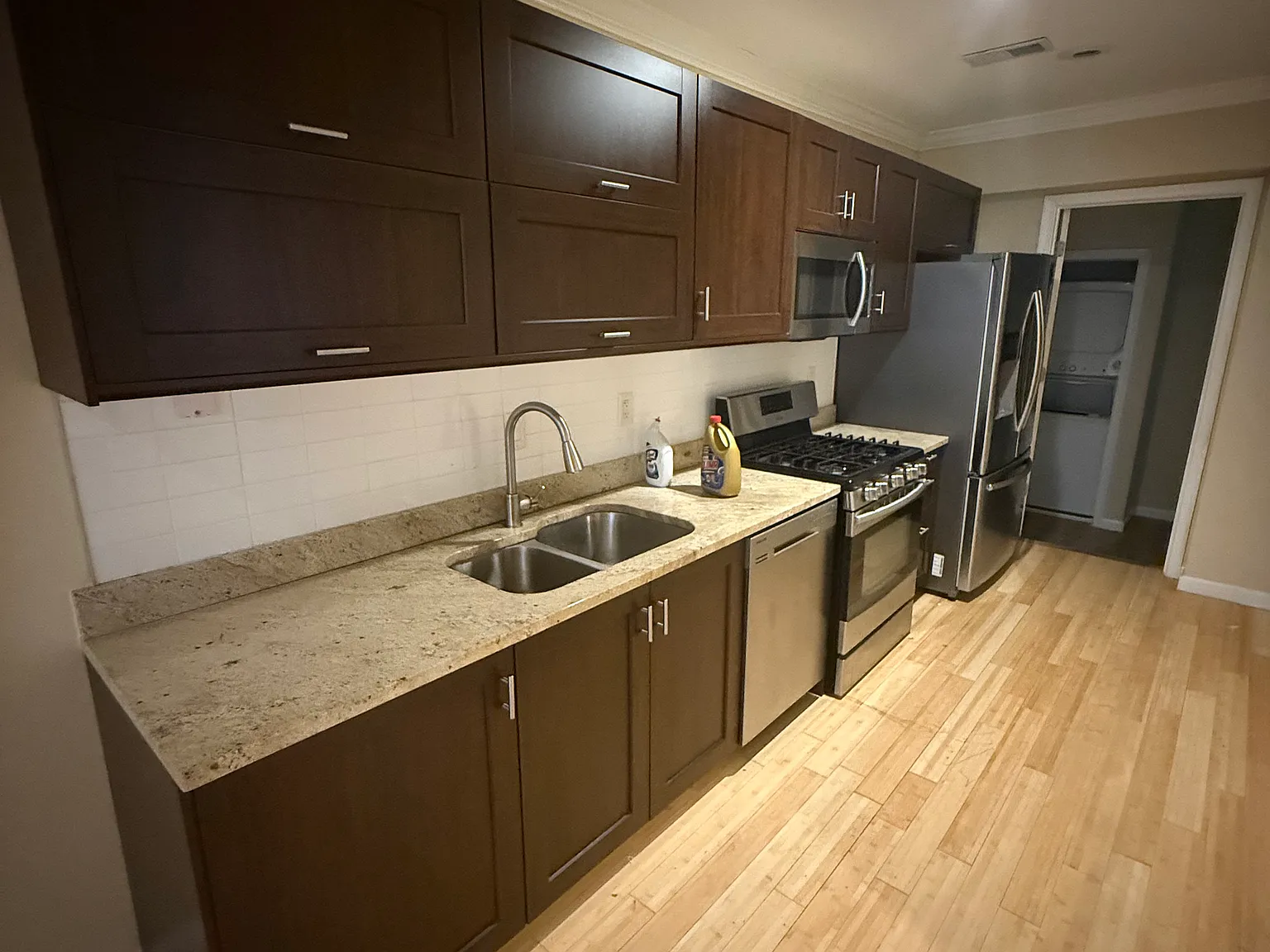 2 bed, 782 sqft, $1,999 — Photo 4