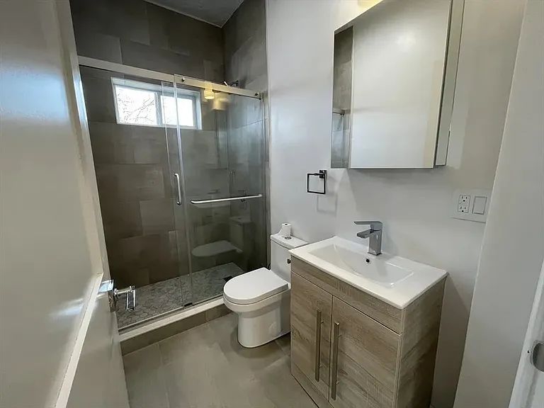 210 Whitman Ave #3 — Photo 7