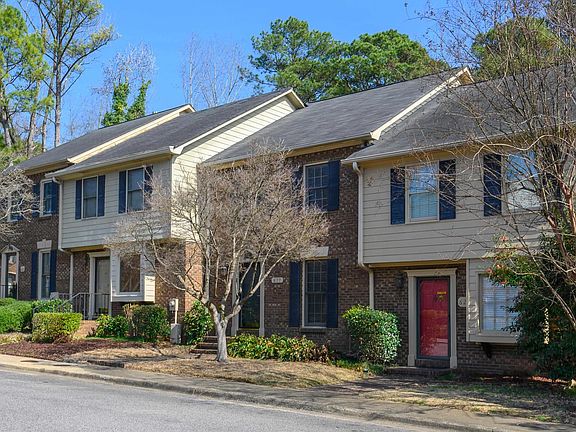 3rd image of 627 Mountain Laurel Ct
