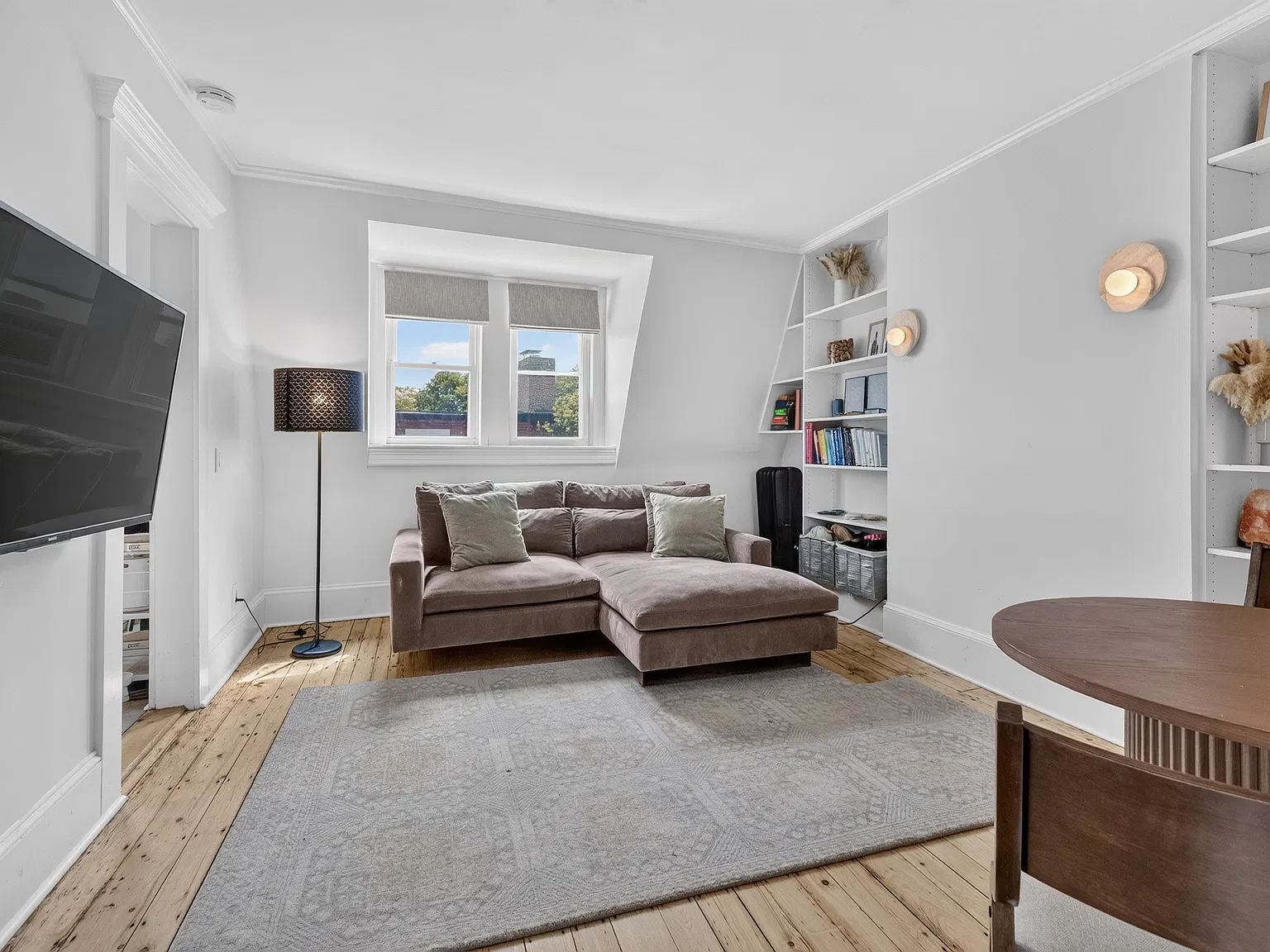 1 bed, 532 sqft, $2,900 — Photo 2