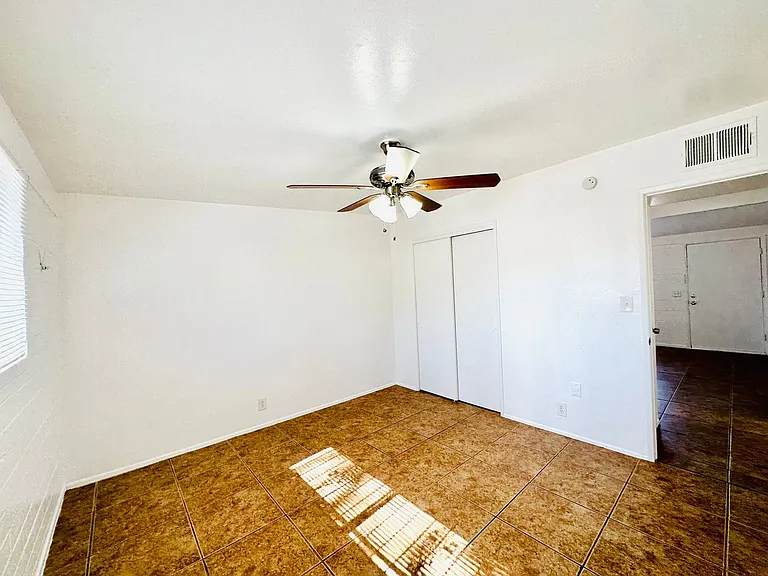 Fairmount-4215 — Photo 22