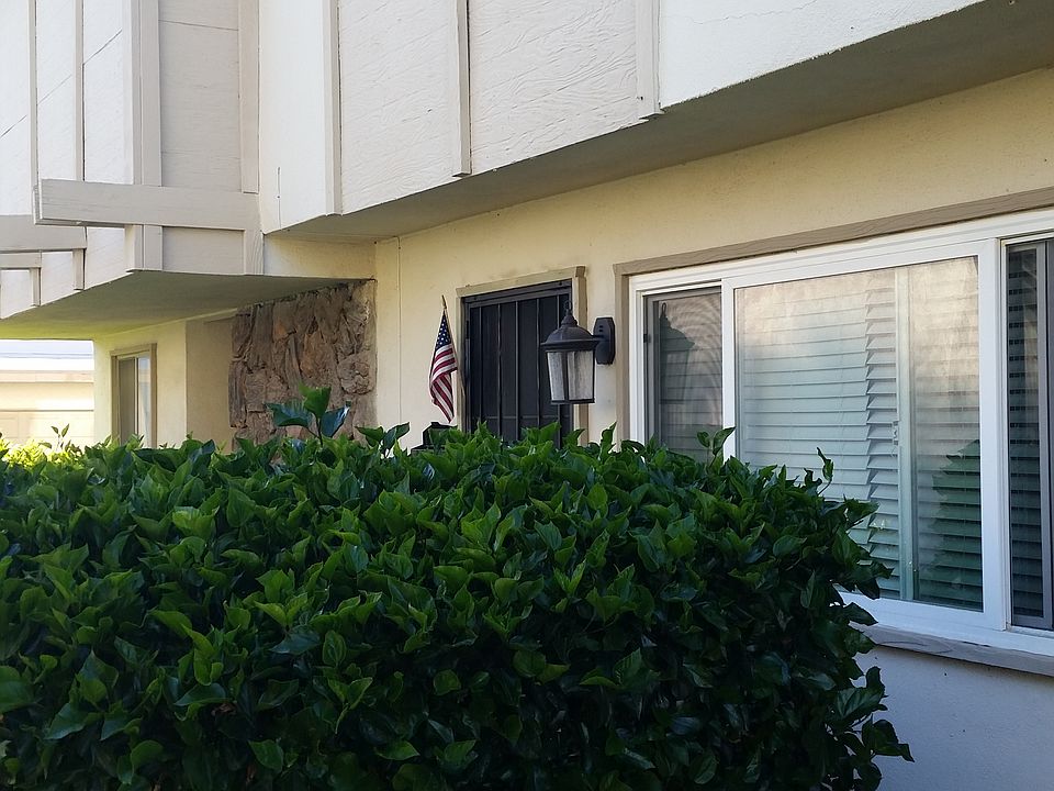 2nd image of 11090 La Naranja Ct