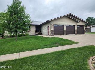 1235 22nd St NE, Watertown, SD 57201