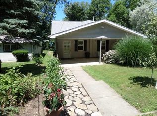 48 Cowells Beach Rd, Erie, PA 16511