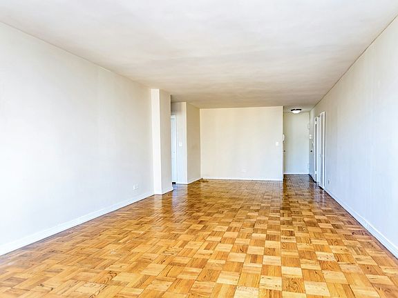 5th image of 200 E 15th St APT 14L