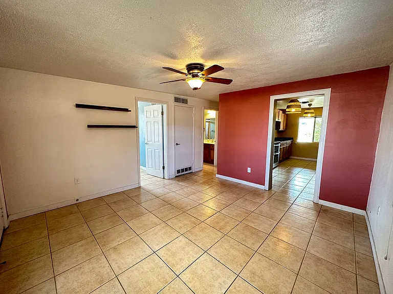 2208 N Rita Ave — Photo 3