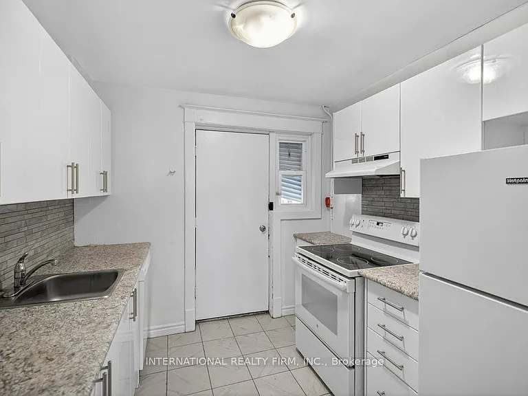 109 Balsam Ave S #4 — Photo 15