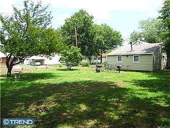 5th image of 725 Villa Ave W