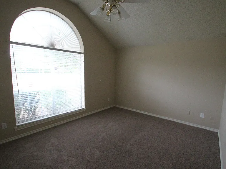 11900 Port Rd — Photo 17
