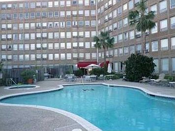 2nd image of 401 Metairie Rd #Penthouse 31
