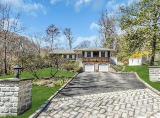 1 Harvest Hill Ln, Huntington, NY 11743