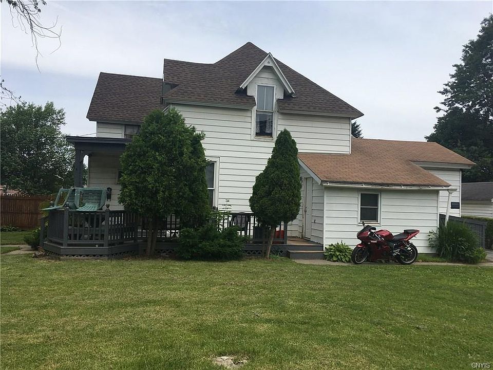 2nd image of 1009 York St