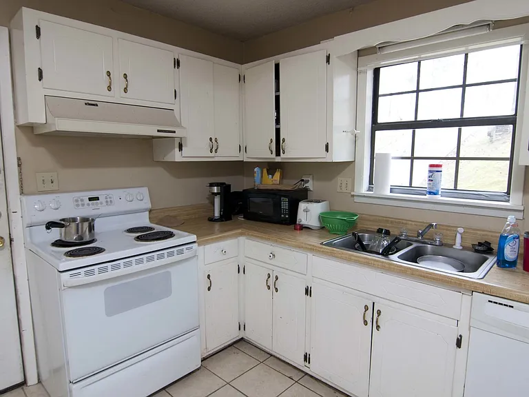 3338 Whippoorwill Ln — Photo 4