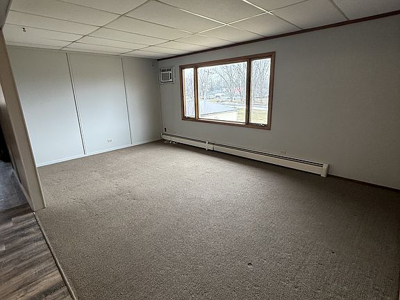 4th image of 613 E 6th St #11186153