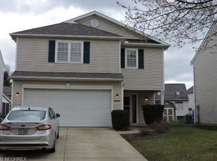 9537 Cyprus Ln, Olmsted Falls, OH