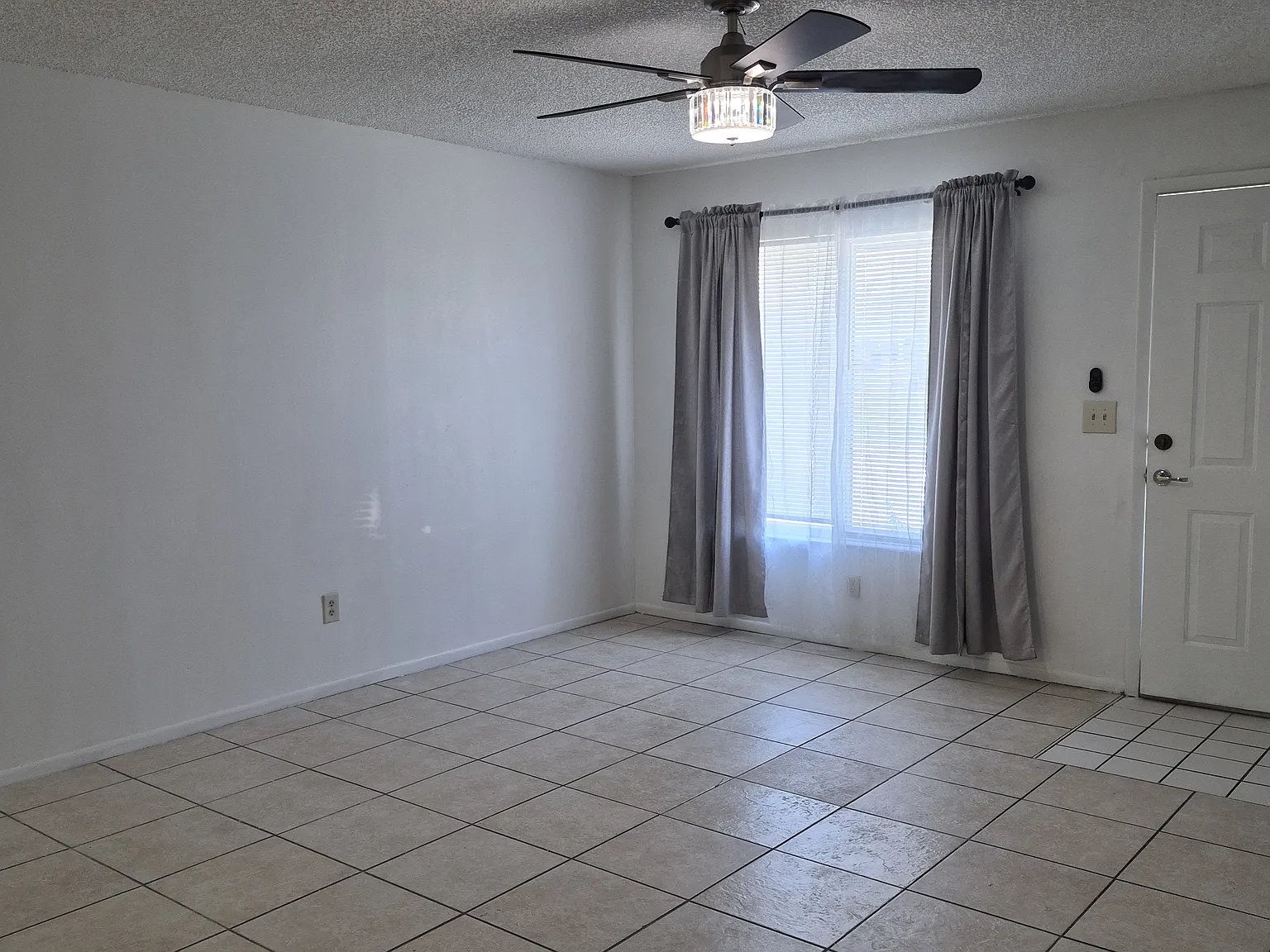 371 Winter Ridge Blvd — Photo 4