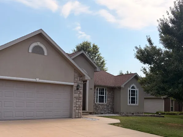 1135 S Rosedale Sq, Webb City, MO 64870