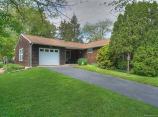 85 Brookshaven Rd, Groton, CT 06340