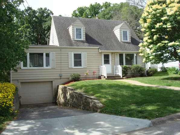 916 Eisenhower St, Muscatine, IA 52761