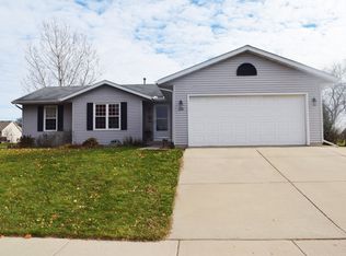 614 Bentwood Dr, Marshall, WI 53559