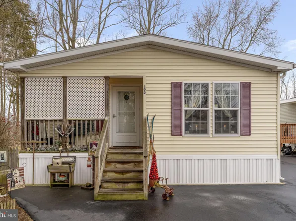 192 Maple Dr, Quakertown, PA 18951