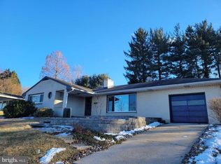 14 Ardmore Cir, New Cumberland, PA 17070