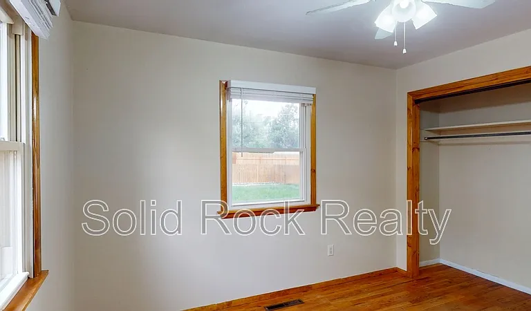 2527 Mount Vernon St — Photo 11
