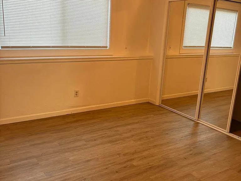 1425 W 40th Ave #5 — Photo 3