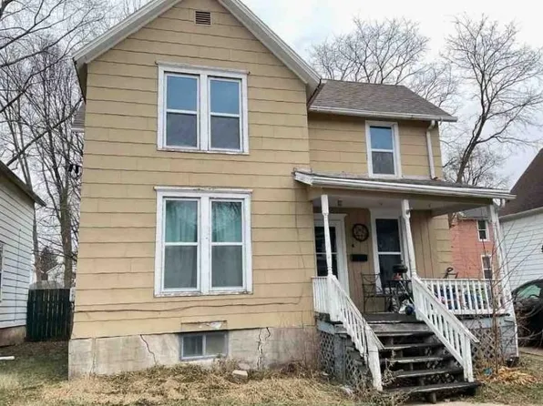 711 S Cherry Ave, Freeport, IL 61032