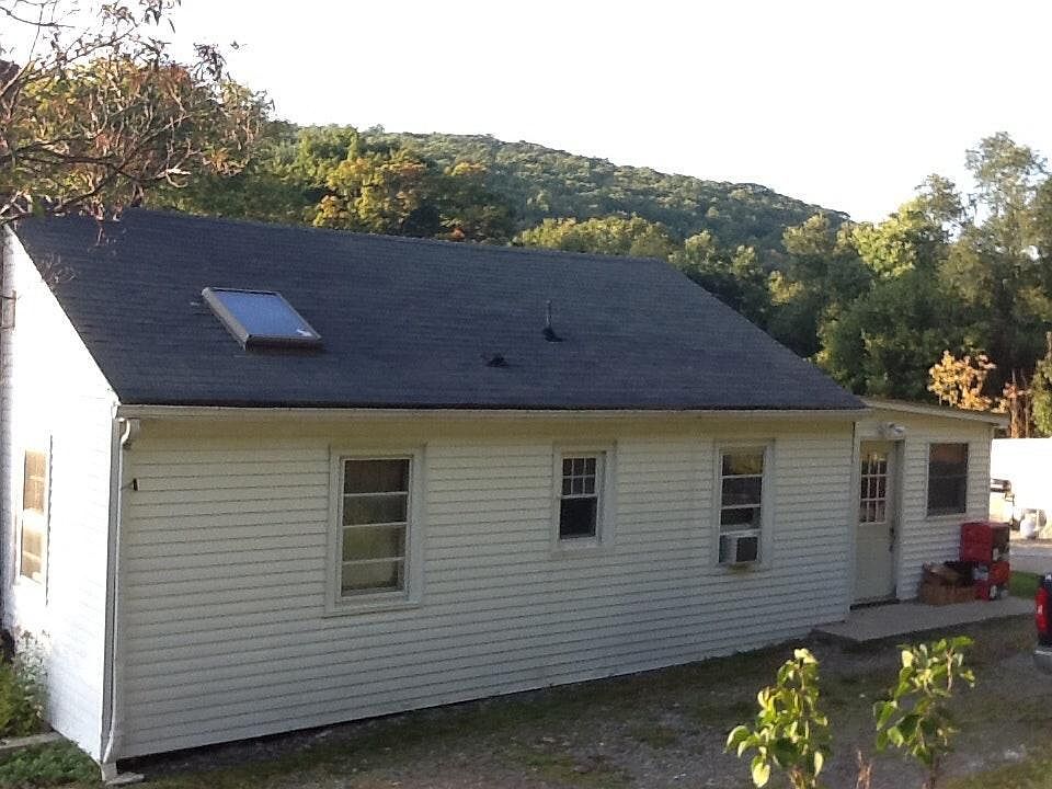 1st image of 8 Nashua Rd