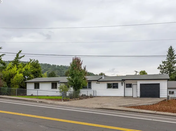 2249 NW Troost St, Roseburg, OR 97471