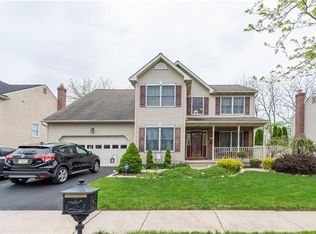 20 Country Side Ct, Easton, PA 18045