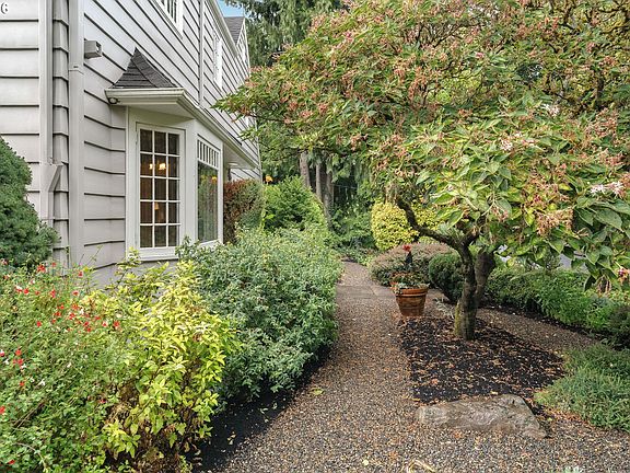 4th image of 2829 NE 17th Ave