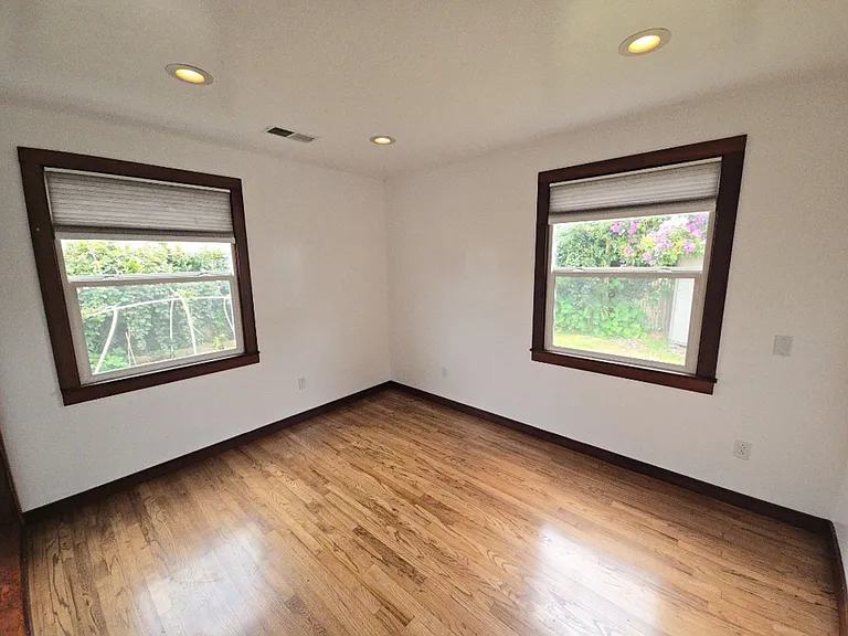 2204 F St — Photo 12
