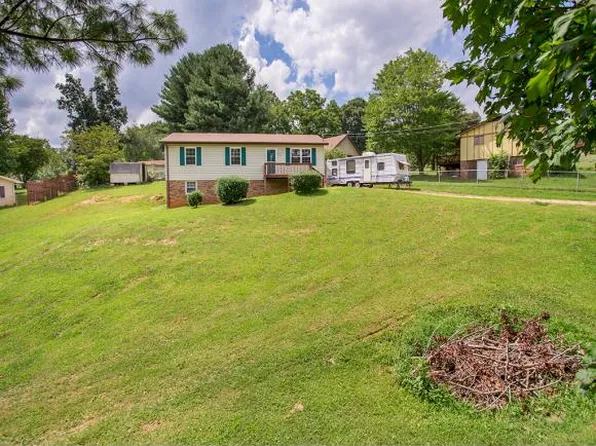 235 Chestnut St, Church Hill, TN 37642