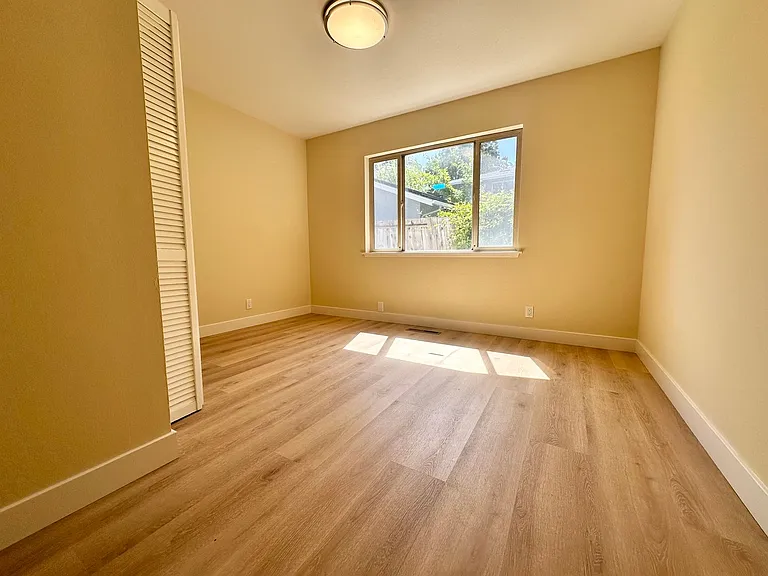 2214 Vineyard Ct — Photo 14