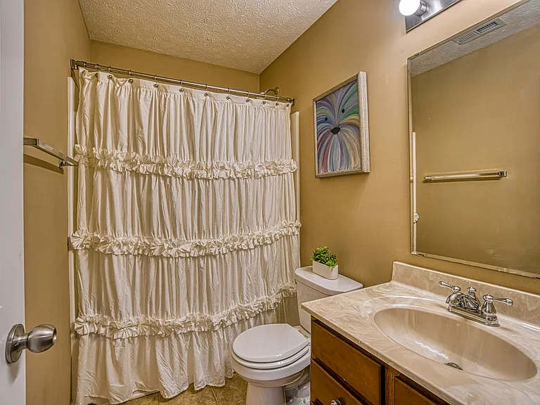 4880 Imperial Dr — Photo 52