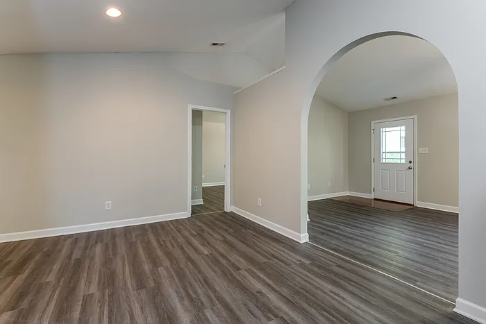 772 Charleston Dr — Photo 4