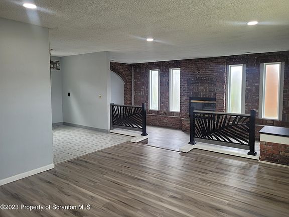 4th image of 108 Park Dr