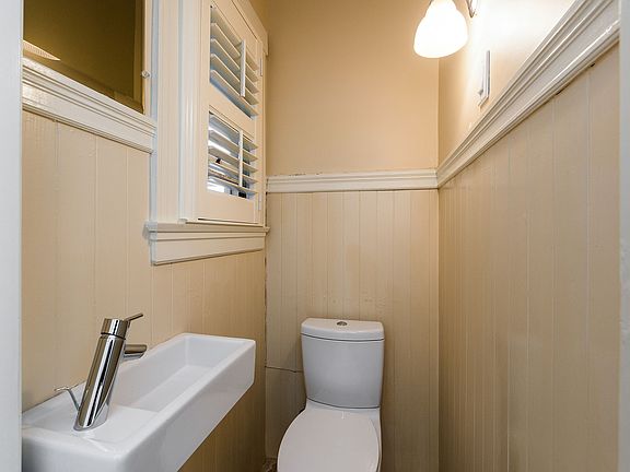 5th image of 1262 Union St #1272