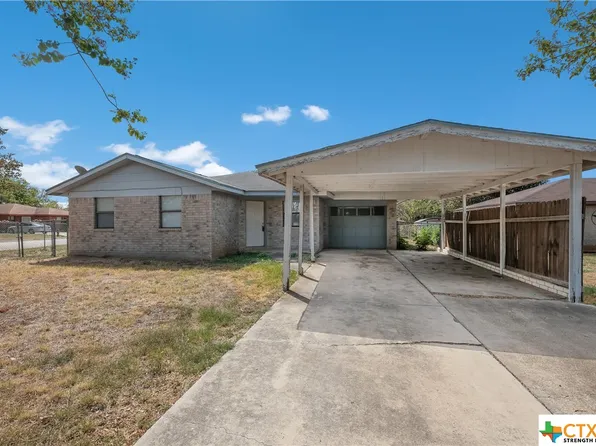 300 Meadow Dr, Marion, TX 78124
